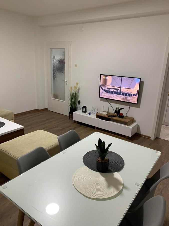 Mar Lux Apartment Kumanovo Ngoại thất bức ảnh