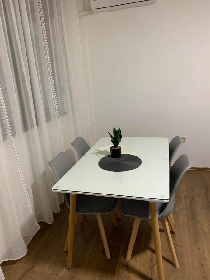 Mar Lux Apartment Kumanovo Ngoại thất bức ảnh