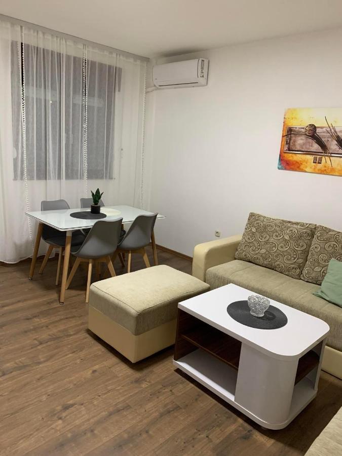Mar Lux Apartment Kumanovo Ngoại thất bức ảnh